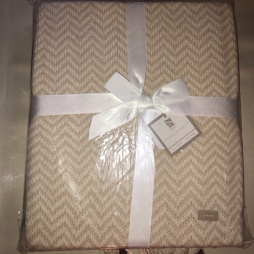 SARO LIFESTYLE Baby Blanket in color Natural NWT